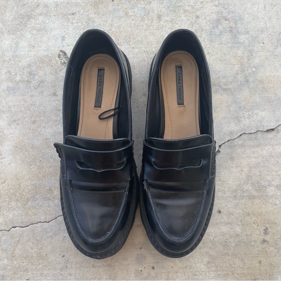 Zara Trafaluc Woman’s Black Chunky Lug Sole Penny Loafers size 39 - Picture 3 of 8